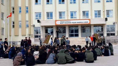 Liseli öğrencilerin tepkisi sonuç verdi: Öğretmen atamaları durduruldu