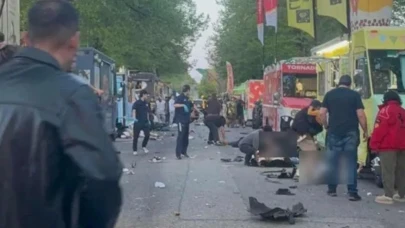 Kanada'da araç festivaldeki kalabalığa daldı: Çok sayıda ölü ve yaralı var