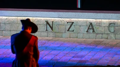 Çanakkale Kara Savaşları'nın 110. Yılı Anma Töreni'nde "Şafak Ayini" yapıldı