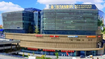 İBB'ye 3. dalga operasyonda gözaltına alınanlar adliyeye sevk edildi