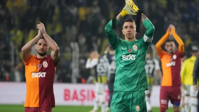 Okan Buruk: Muslera ve Mertens Galatasaray’dan ayrılıyor