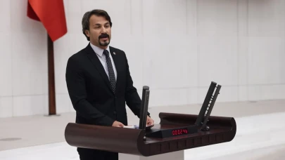 CHP’li Eylem Ertuğ Ertuğrul’dan, Kara Harp Okulu’nun bu yılki mezuniyet törenine ilişkin çarpıcı açıklamalar: “Harbiye’ye kod, aileye yasak, millete tecrit: Atatürk’ün Ordusu’ndan korkuyorlar”!