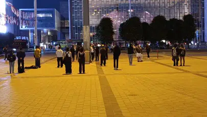 Taksim'de "Duran adam" eylemi yaptıkları için gözaltına alınan 19 kişi hakkında karar verildi