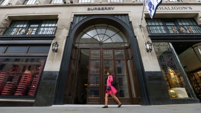 Moda devi Burberry, her 5 çalışanından 1'ini işten çıkaracak