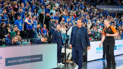 Anadolu Efes'in Panathinaikos maçında Ergin Ataman krizi: 'Mola alsana' tezahüratına çıldırdı, sahayı terk etti!