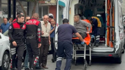 Küçükçekmece'de polise bıçakla saldıran kişi vurularak etkisiz hale getirildi