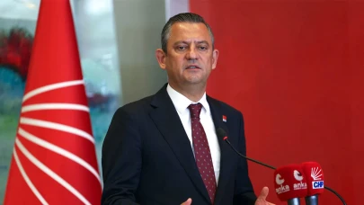 Özgür Özel, AYM'yi ziyaret etti: 10 yıldır kullanmadığı yürütmeyi durdurma kararını vermelerini talep ediyoruz