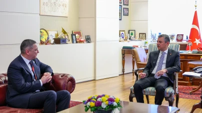 CHP lideri Özel, TBB Başkanı Sağkan'ı makamında ağırladı