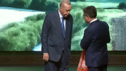 Erdoğan, Bakan Yumaklı'nın uzattığı Yörük poşusunu takmadı