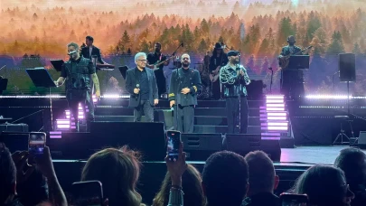 Zülfü Livaneli, İmamoğlu ziyaretinde bir görevlinin kendisine dediğini paylaştı: “Zülfü Abi bir devlet attık içeriye"