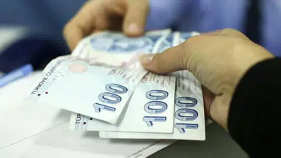 Emeklilerin gözü bayram ikramiyesinde: Ödemeler hesaplara ne zaman yatacak, kimler alabilecek