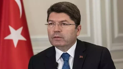 Bakan Tunç duyurdu: Zafer Partisi'nin o paylaşımlarına soruşturma!