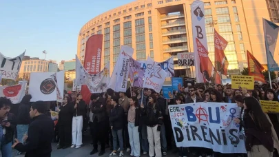 Boğaziçi Üniversitesi'ndeki protestoda tutuklanan 6 öğrenciden 1'i serbest bırakıldı