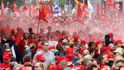Belçika'da kamu çalışanları, hükümetin kemer sıkma politikalarına karşı greve gidiyor!