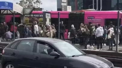 Beylikdüzü'nde metrobüs kazası: 1 kişi hayatını kaybetti, 54 yaralı