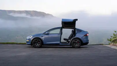 Tesla, Model S ve Model X’in güncellenmiş versiyonlarını ABD’de satışa sundu