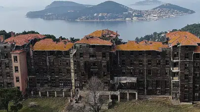 Dünyanın en büyük ikinci ahşap binası otel oluyor: Rum Yetimhanesi için tartışmalı karar