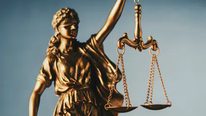 Eski bakanlar, hukukçular ve akademisyenlerden adalet çağrısı: "Yargının siyasi hesaplaşmaya alet edilmesi hukuk devletinin sonunu getirir"