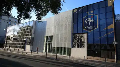 Fransız devi Lyon küme düşürüldü