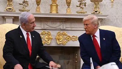 Trump sahip çıktı, Netanyahu duruşmayı erteletti!