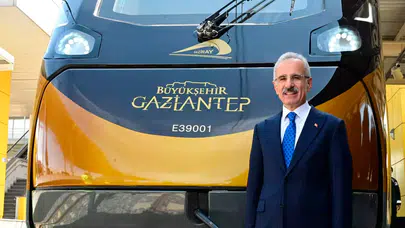 Bakan Uraloğlu: "Hızlı trenlerin imalatında güneş enerjisi kullanacağız"