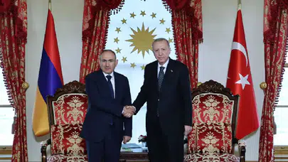 Cumhurbaşkanı Erdoğan, Ermenistan Başbakanı Paşinyan’ı resmî törenle ağırladı