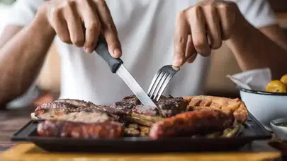 Bayram sofralarında kalbinizi yormayın: Uzmandan et tüketimi uyarısı