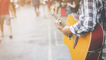 İstanbul’da kamusal alanlarda yüksek sesle müzik yasaklandı