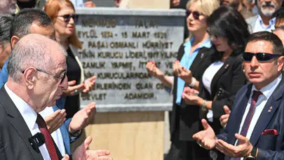 Zafer Partisi Lideri Ümit Özdağ Talat Paşa Anıtı önünde konuştu