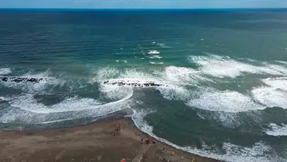 Art arda iki şehirde denize girmek yasaklandı!