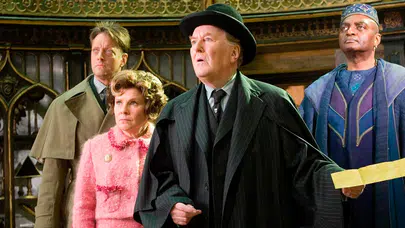 Harry Potter dizisinde Cornelius Fudge'ı canlandıracak isim de belli oldu