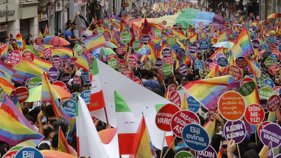 Beyoğlu'nda Onur Yürüyüşü öncesi tüm açık alan etkinlikleri yasaklandı