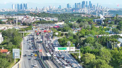 Bayram tatilinin ardından İstanbul'da trafik yoğunluğu yaşanıyor