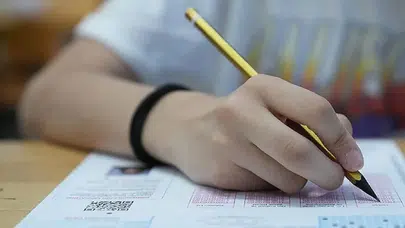 YKS maratonu: Öğrenciler AYT ve YDT’de ter döküyor