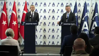 Özgür Özel: “Yolcu değiliz, hanı inşa edenleriz”