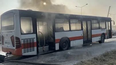 Eskişehir'de körüğü patlayan belediye otobüsü alevler içerisinde kaldı