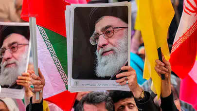 Time, Saddam ve Kaddafi'den sonra Hamaney'i de aşağılayıcı biçimde kapağına taşıdı