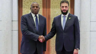 Britanya'dan Suriye ile 14 yıl sonra diplomatik normalleşme: Dışişleri Bakanı Lammy Şam'da