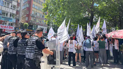 Özel Sektör Öğretmenleri Sendikası'nın Ankara'daki yürüyüşüne polis müdahale etti