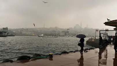 Sıcaklıklar kademeli olarak mevsim normallerine dönecek: İstanbul ve Ankara'ya yağmur geliyor!