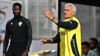 Mourinho: Şampiyonlar Ligi'ne gidersek ekonomik açıdan harika olur ama...