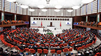 Zeytinliklerin madencilik faaliyetlerine açılmasını da öngören kanun teklifinin ilk 11 maddesi Meclis'te kabul edildi