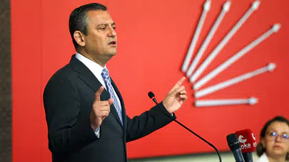 Özgür Özel’den üçlü ittifak açıklaması: Bahçeli’nin mutlu olduğunu sanmıyorum