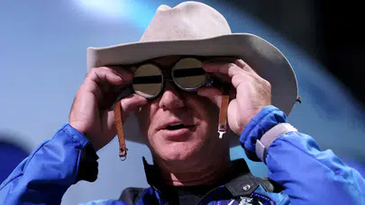 Jeff Bezos'un 100 milyon dolarlık uydusu uzayda kayıplara karıştı