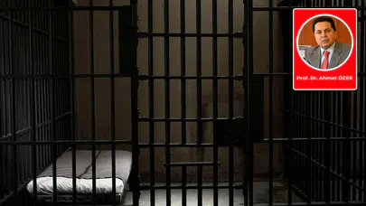 8.5 aydır parmaklıklar ardında olan Prof. Dr. Ahmet Özer'in Muhalif'teki "Yozlaşan ve çürüyen dünyayı ne kurtaracak?" isimli yazısı