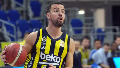 Fenerbahçe, Melih Mahmutoğlu ile 2026’ya kadar sözleşme uzattı