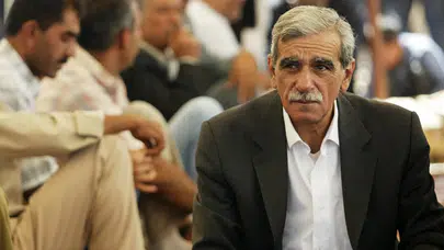 Süleymaniye’de PKK’lı grup silah bıraktı: Ahmet Türk'ün yurt dışı yasağı kaldırılarak katıldı