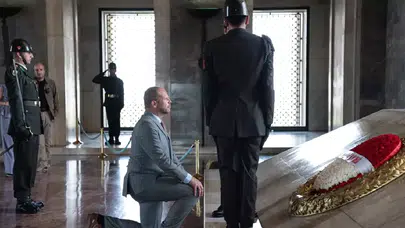 Belçika Savunma Bakanı Theo Francken’den Anıtkabir ziyaretine ilişkin diz çökme mesajı