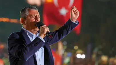 CHP MYK acil toplandı: Özgür Özel miting kararını verdi