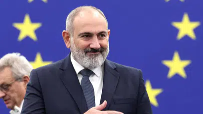 Rusya Ermenileri Birliği Başkanı Abramyan, Ermenistan Başbakanı Paşinyan’I istifaya davet etti